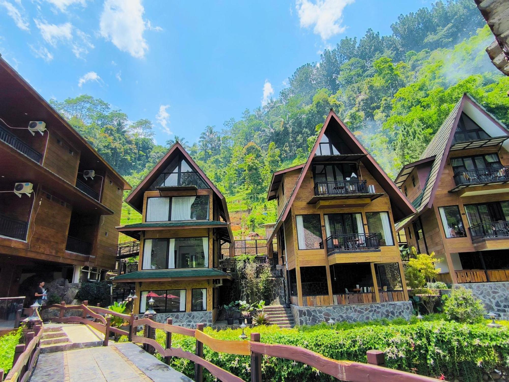 Bayan Village Baturraden Exterior foto