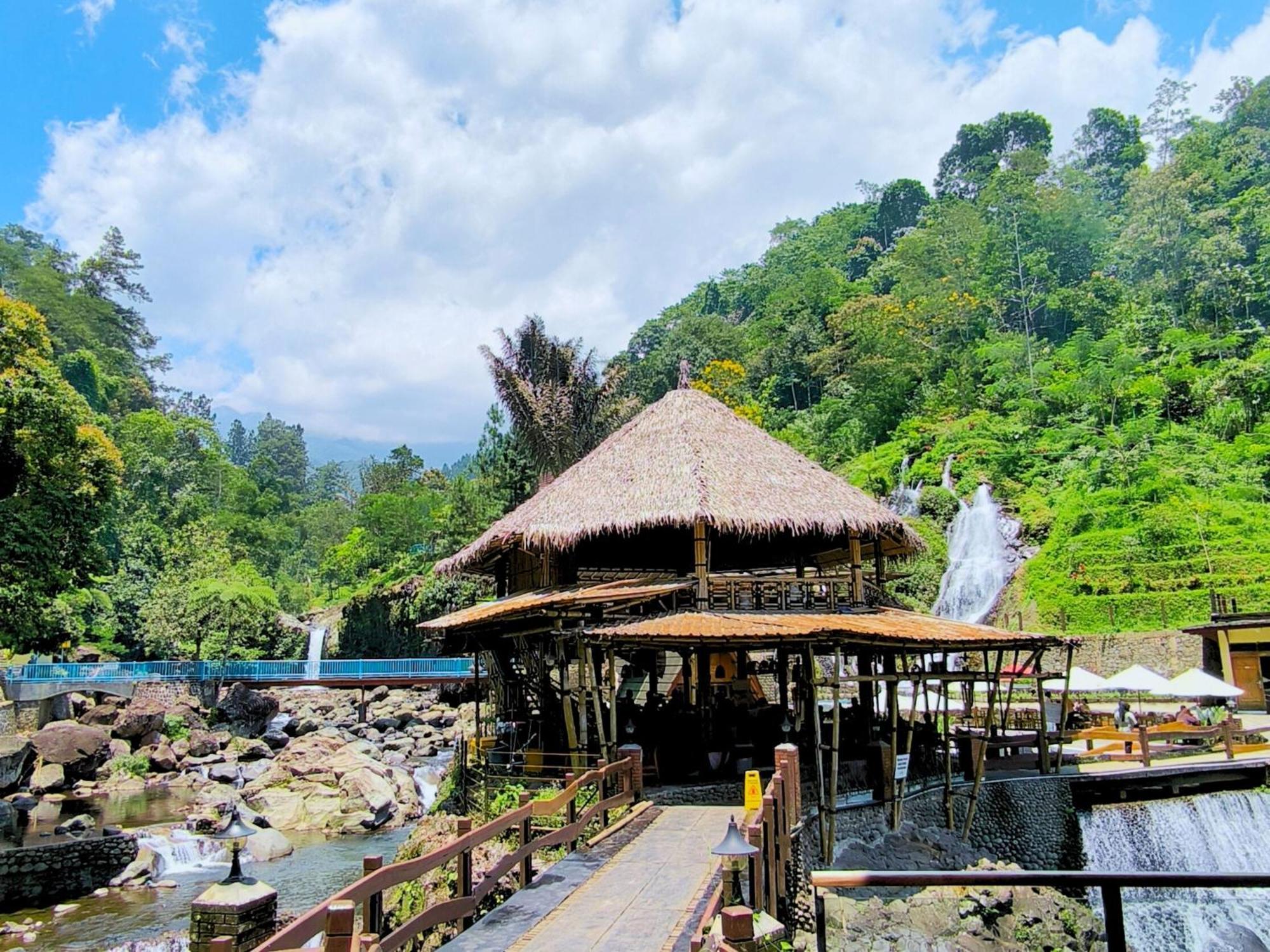 Bayan Village Baturraden Exterior foto